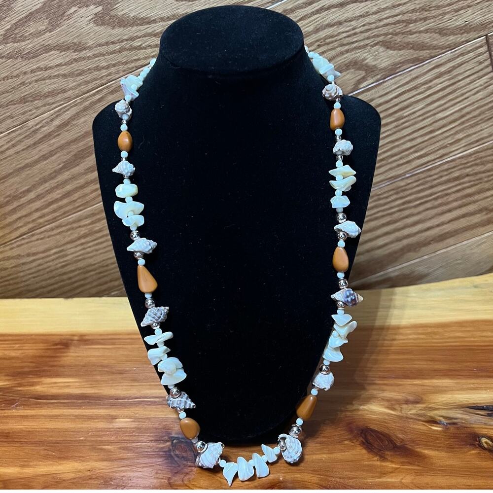 Vintage Unique Puka Seashell Beadedβ Necklace Handcrafted Screw Clasp MCM